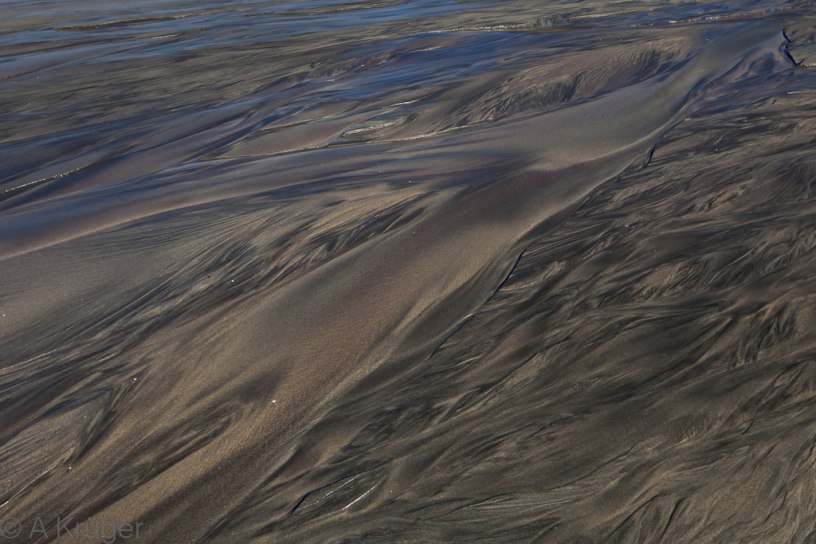 Water pattern in sand