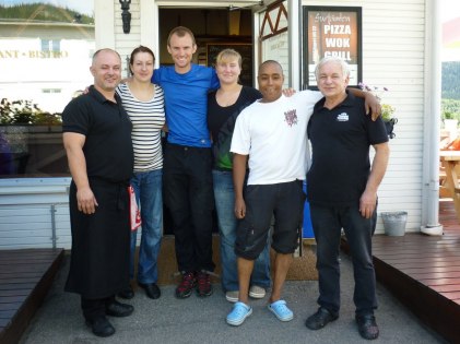 Zoran, Dragana, jag, Jeanette, Affe & Rade utanför Surjämten