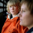 Karin Sognevik och Pernilla Löfgren, brandmän
