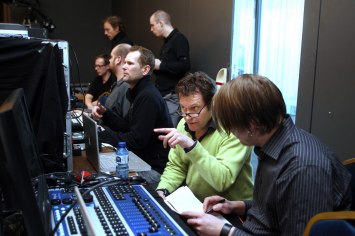 Ulf Gradin VD på Vidéa instruerar tekniken på Loomis World Summit 2011 