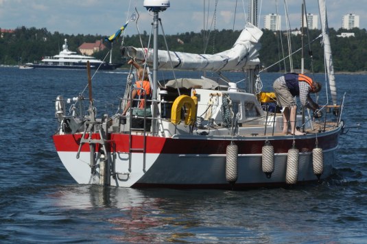 Milo Dahlmanns båt Artemisia II vid avseglingen från Stockholm.