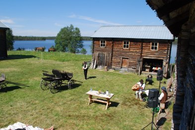 Pigloftet, hästarna och Flötningsjön i bakgrunden