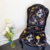 bugs black dots chair3