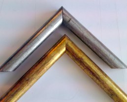 Ram nr 1: Halvrund, guld eller silver, bredd 25 mm, djup 15 mm