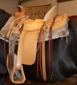 Oldtimer, Nästan bas-sadel
