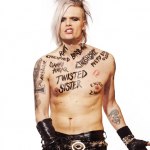 Crashdïet-Simon Cruz. Makeup & bodypaint by Shara, Photo: Micke Johansson Sweden Rock Magazine