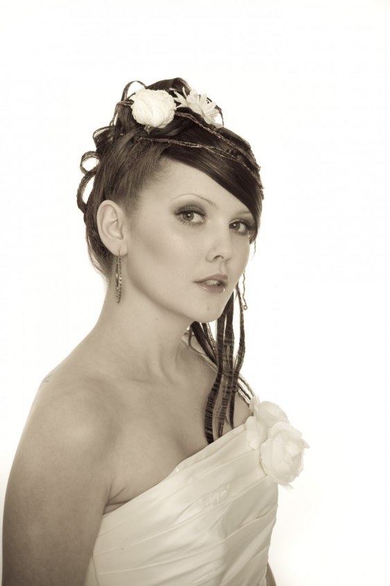 Makeup & Hair: Shara, Photo: Philippe Rendu