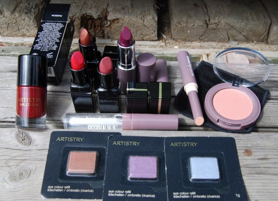Makeupkit to be sent to Christina...