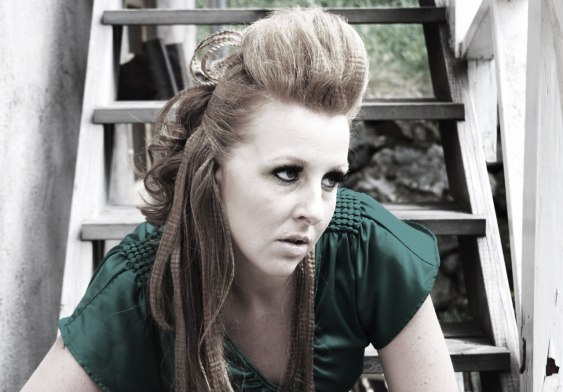 Makeup, Hairdesign & photo : Shara