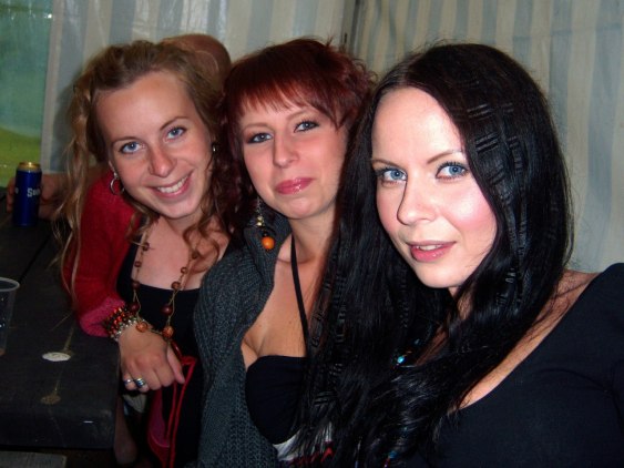 Me and my 2 sisters.. our other sister Mikaela spent midsummer in Finland.. We missed her!  
