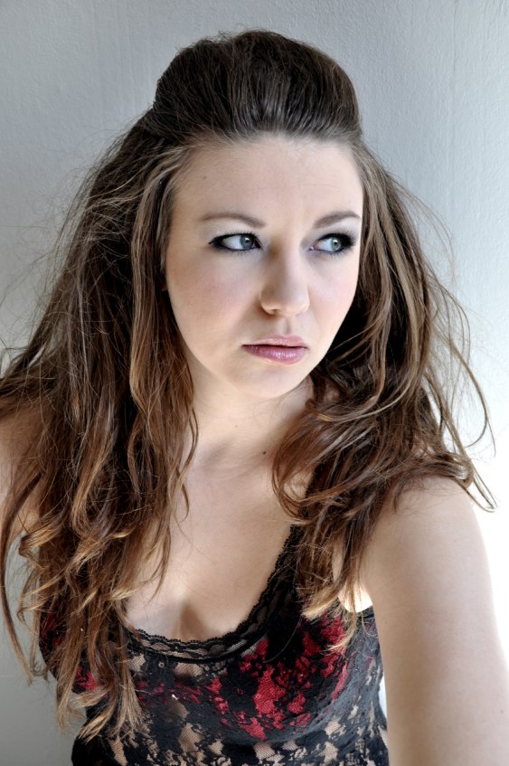 Andrietta Lönnman- Makeup, hår & foto; Shara