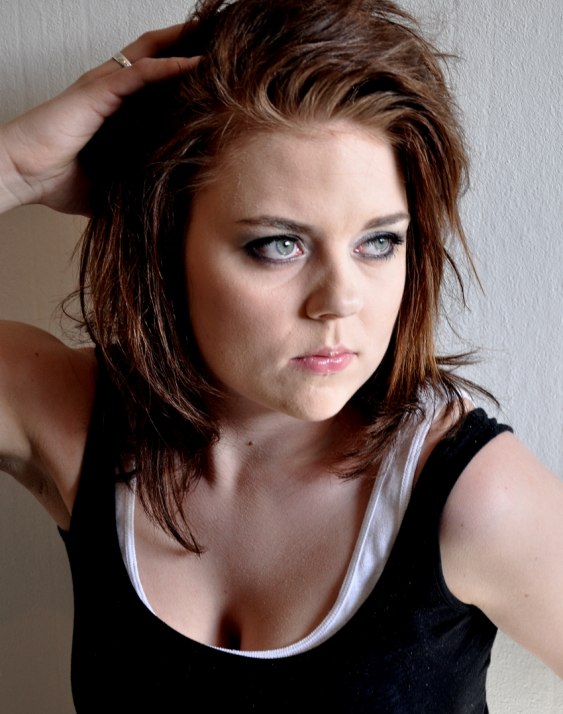 Emily Söderström- Makeup, hår & foto; Shara
