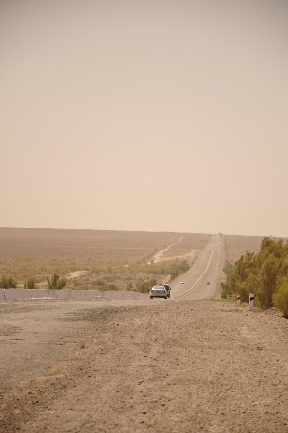 Öken i Uzbekistan, en av de varmaste dagarna under resan