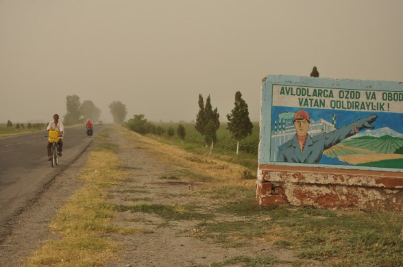Bilden är tagen i Uzbekistan strax innan den Tajikiska gränsen