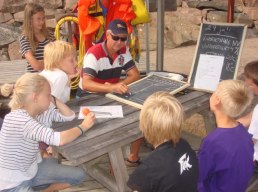 Hur tar man sig enklast till Glassbåten?