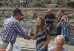 Ellen får diplom