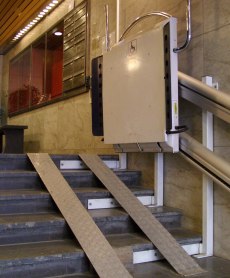 elektrisk ramp vid entrén