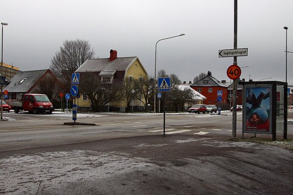 Skylten på Enslövsvägen visar vägen till mig.