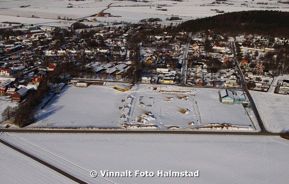 Harplinge och Skedala fotbollsplaner är uppdraget. Bilden är Harplinge fotbollsplan och det är för dokumentation som bilderna ska användas.
