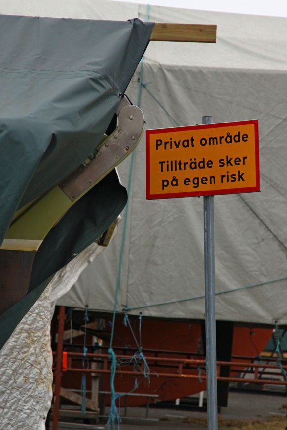 Den här bilden tycker jag är riktigt kul. Visst stämmer det...på båtägarna som är ägare till båten till vänster i bild. OBS ett internt skämt för några på klubben. Övriga bloggläsare hoppa över!!!...Inget kul..