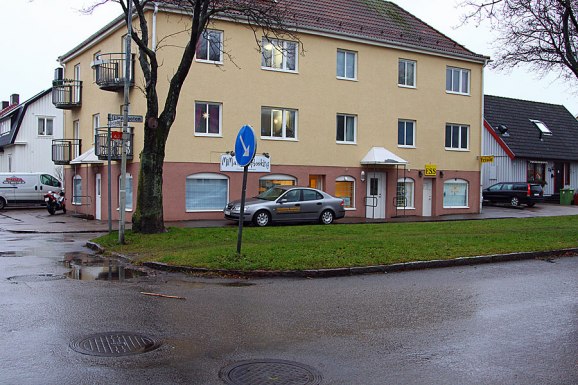 Där min bil står ligger den.