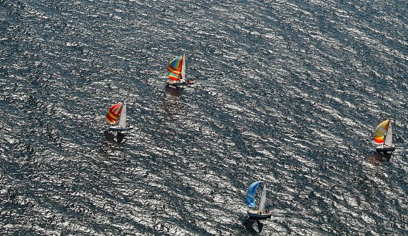Piggar upp med lite färgklickar. Bilden är fotograferad i samband med "Small Ships Races"