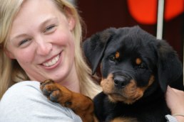 Leia whith Johanna, one half of her fantastic family;)