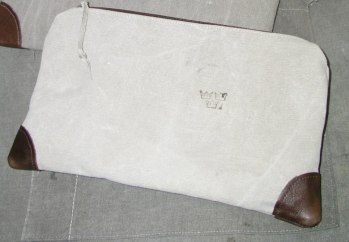 Necessär av vintage armesäck
