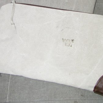 Necessär av vintage armesäck
