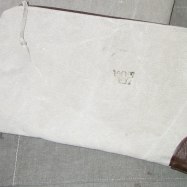 Necessär av vintage armesäck