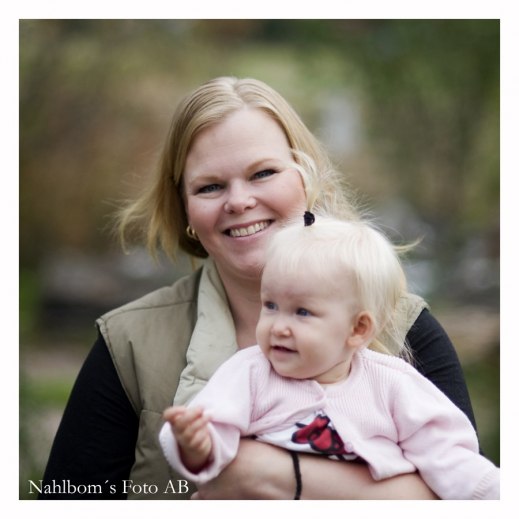 Therese med barnbarn