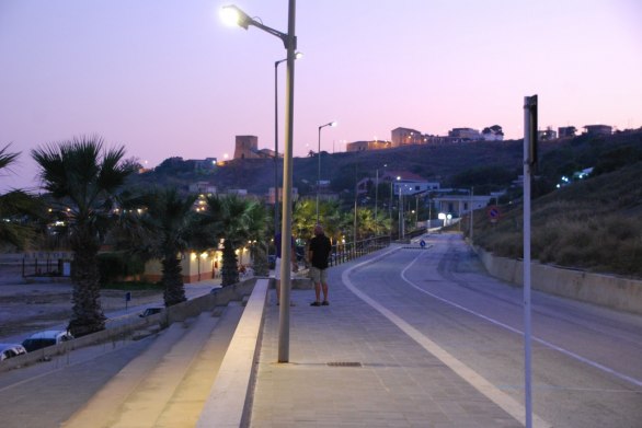 Kvällspromenad i Porto Palo