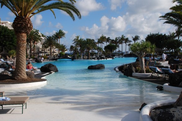 Det blev hotellets havspool istället