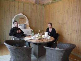 I relax rummet  jämte ute spa badet