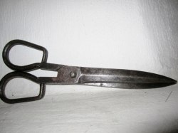 En Riktigt Gammal Skräddarsax!