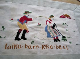 En Charmig Bonad, Välbevarad, Välbroderade!