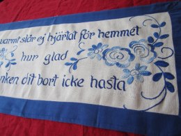 En fint Broderad Bonad i Linne och Blått!