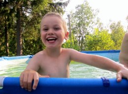Vår Fina Melvin, 6 år älskar att bada!