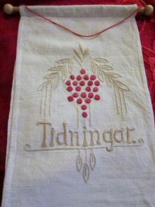 En Vackert Broderad Jugend Tidningshållare!