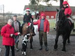 Julrittens första stopp var i Stjärnberg. Klicka på bilden för att se oss i större format. Från vänster; Anna-Greta, Stig, Diva, Lizette, Evelina, Lasse, Abel och Britta.