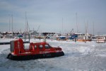 Sjöräddningen använder svävare för att snabbt komma till undsättning på havet. Vintern 2009-2010