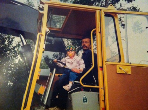 Jag och pappa. Jag bar olika sorters mössor redan som bebis... 