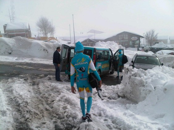 This is what it looked liked the first day we went training, as you can see we're leaving with the team minivan...
