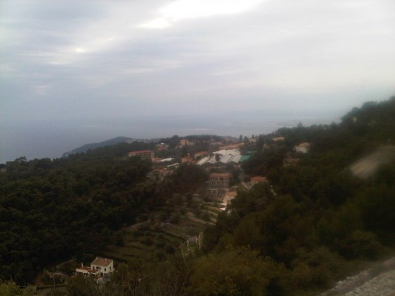 The weather hasn't been great in Monaco the last week (sorry for the crappy photo). Strong winds and some rain quite a few days in a row. Here in Paris the weather is acctually quite nice at the moment, 8 degrees and clear skies! I can only pray it stays like this!