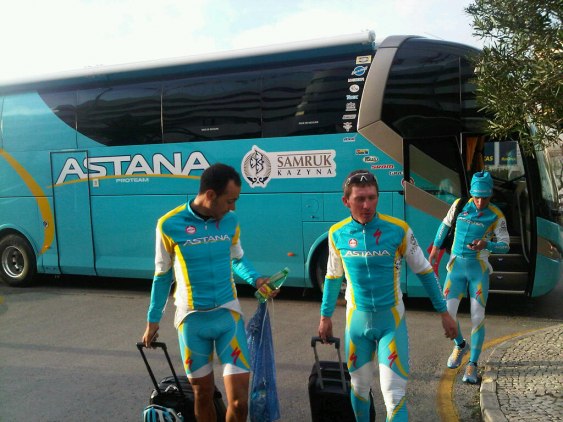After all stages we ride the team bus back to the hotel. This always gives us the possibility to reflect and discuss the days stage.