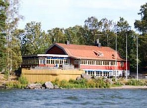 Rastaholms Värdshus sett från vattnet
