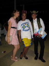 På International Night klär sig alla i "traditionella" kläder