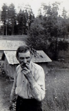 På gårdsbacken