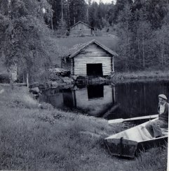 Sågtjärnen vid gården,  Sven Vestergren i båten