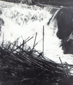 Flottning vid Halgån, Brattfallet